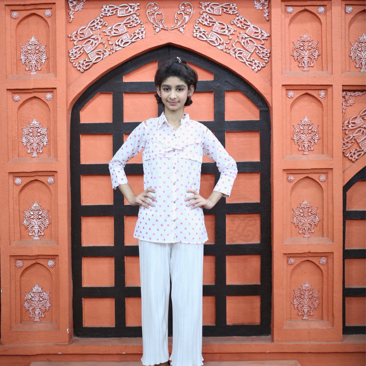 Pink dot White shirt – thumbnail 3